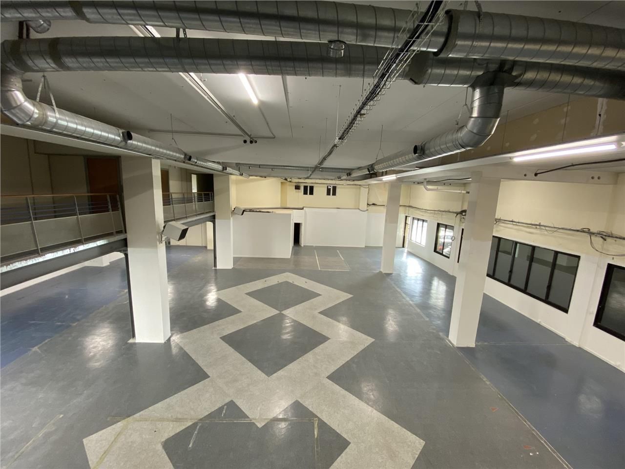 CBRE vous propose à vendre ou à louer un local d'