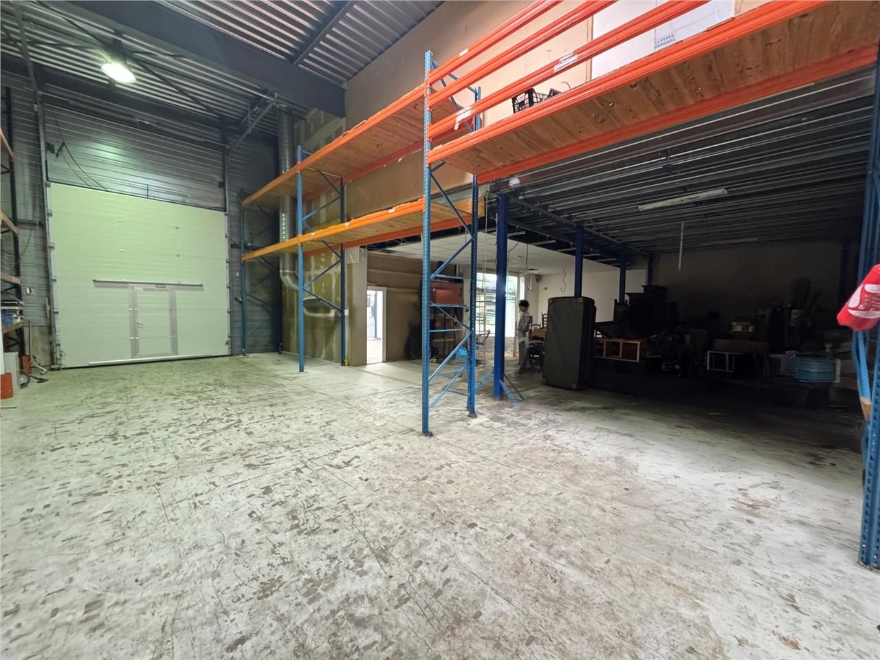 CBRE vous propose à louer, un local d'activités s