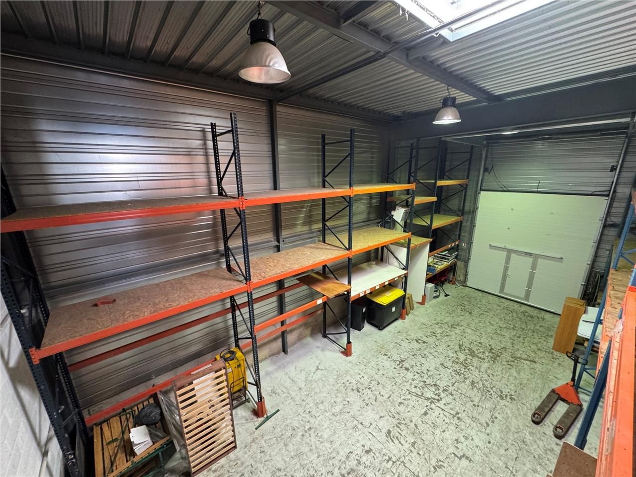 CBRE vous propose à louer, un local d'activités s