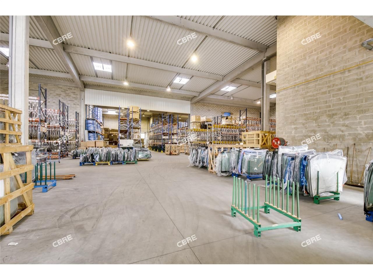 CBRE vous propose à louer, un entrepôt/local d'ac