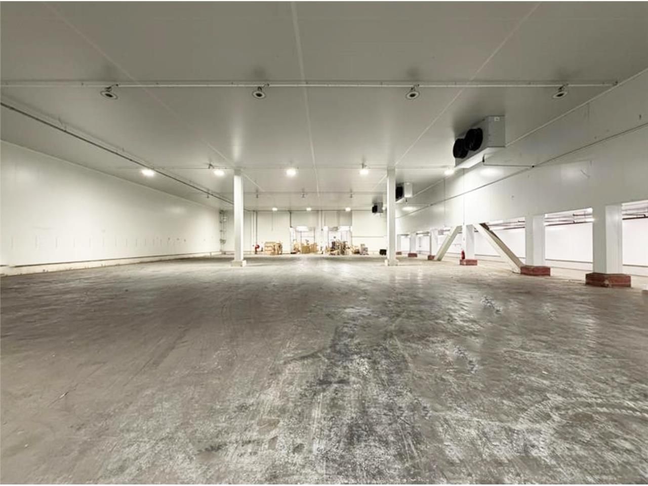 CBRE vous propose à louer, un entrepôt/local d'ac