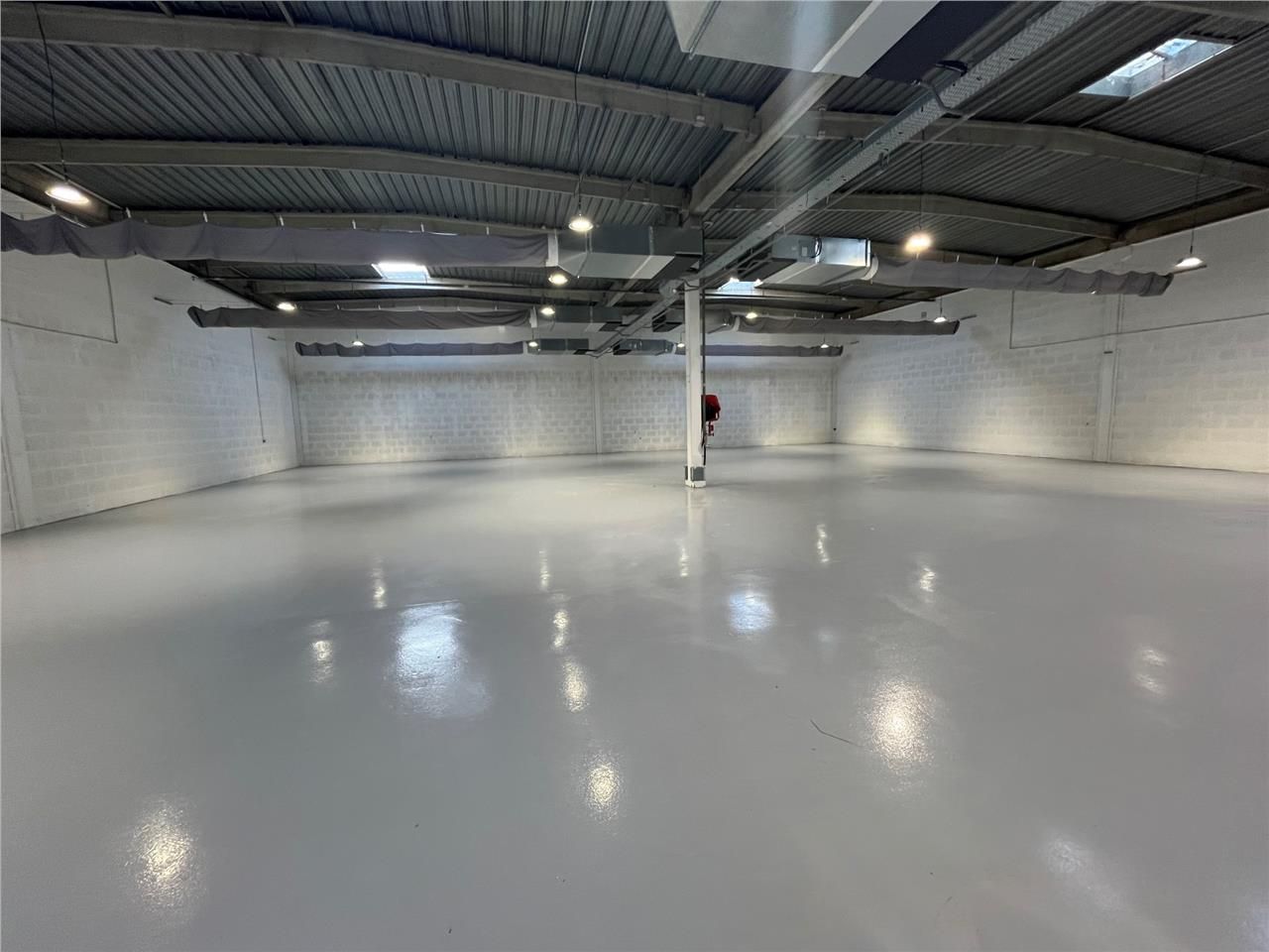 CBRE vous propose à louer un entrepôt/local d'act