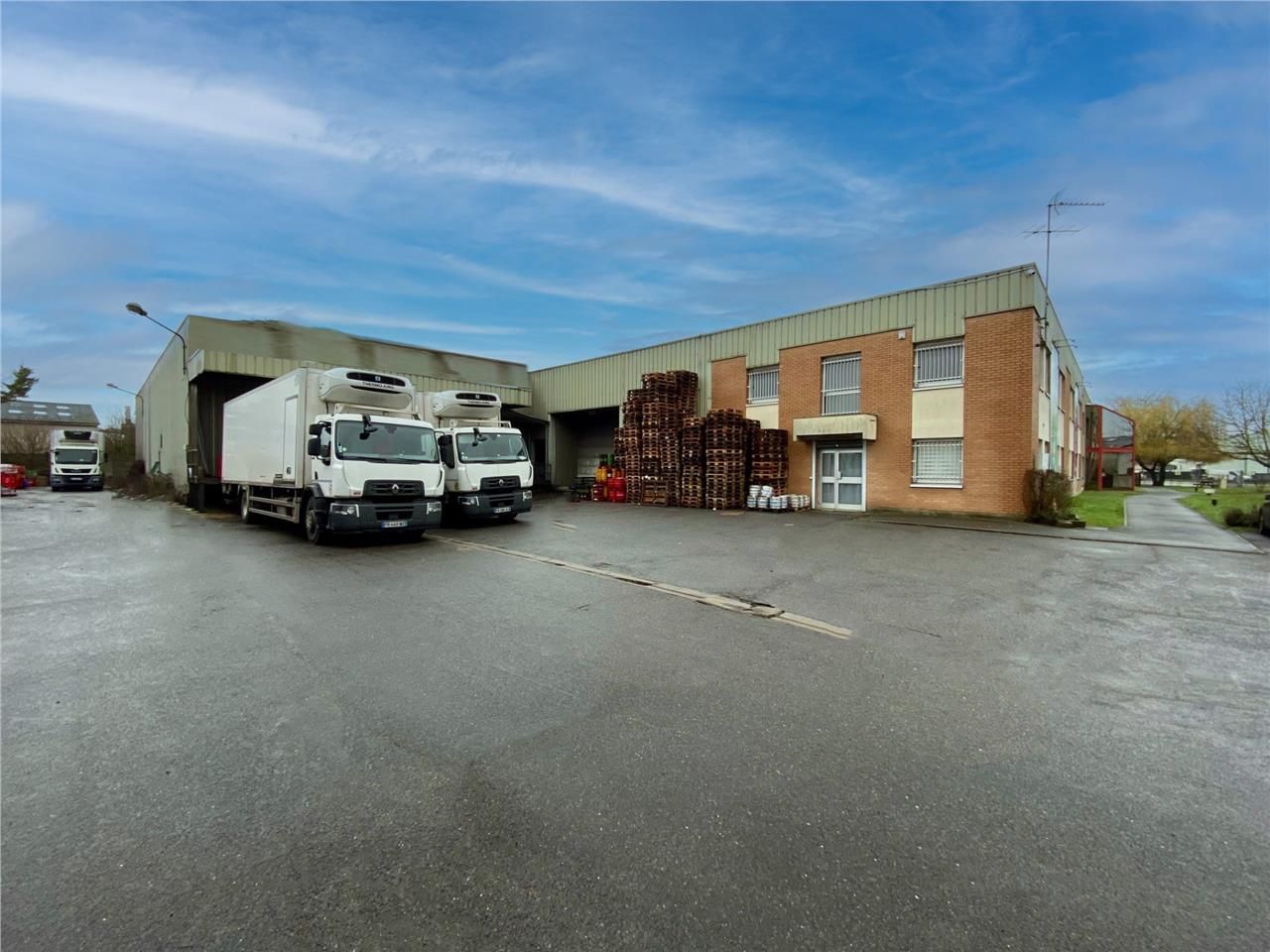 CBRE vous propose à vendre ou à louer un entrepôt