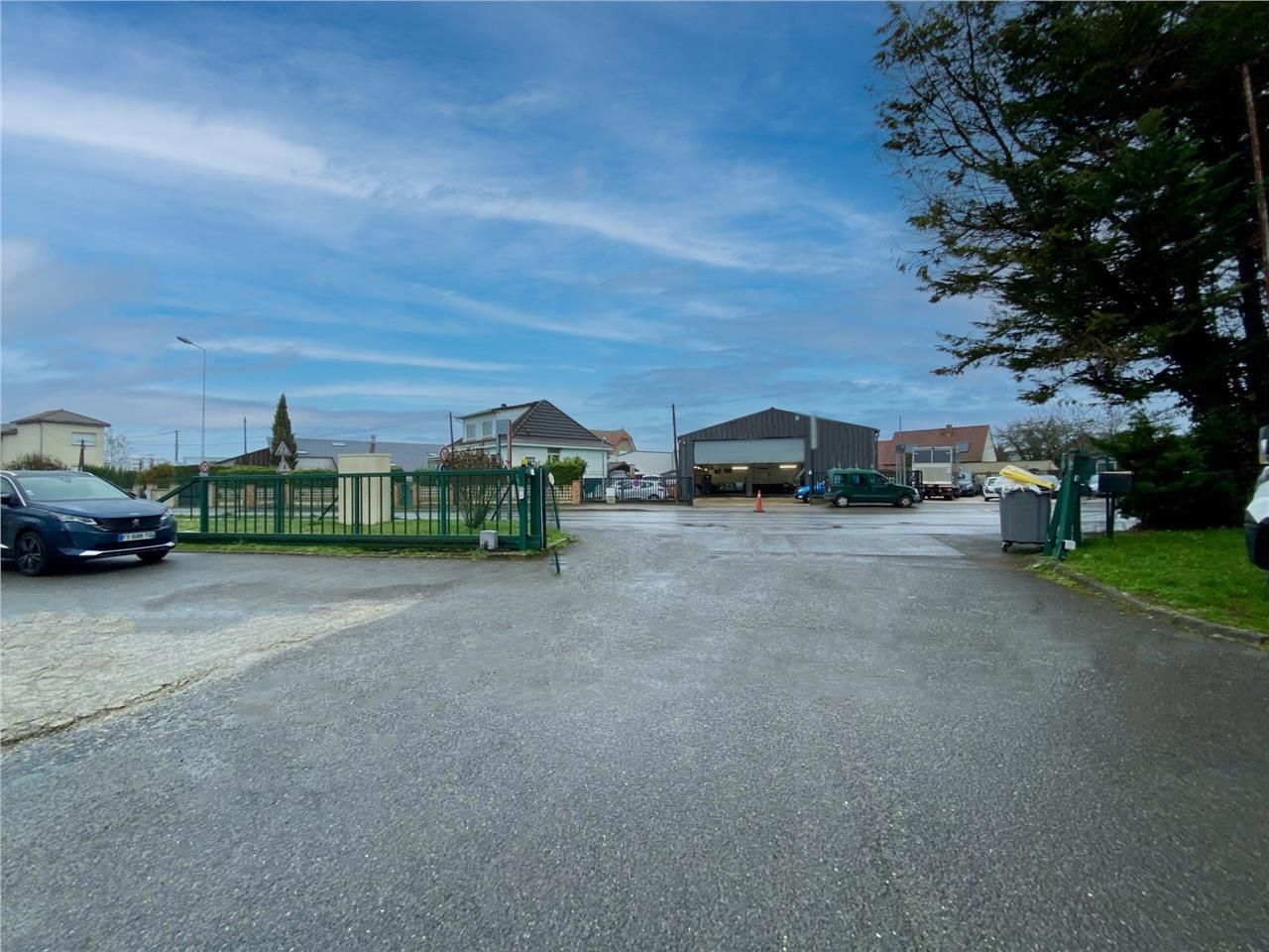 CBRE vous propose à vendre ou à louer un entrepôt