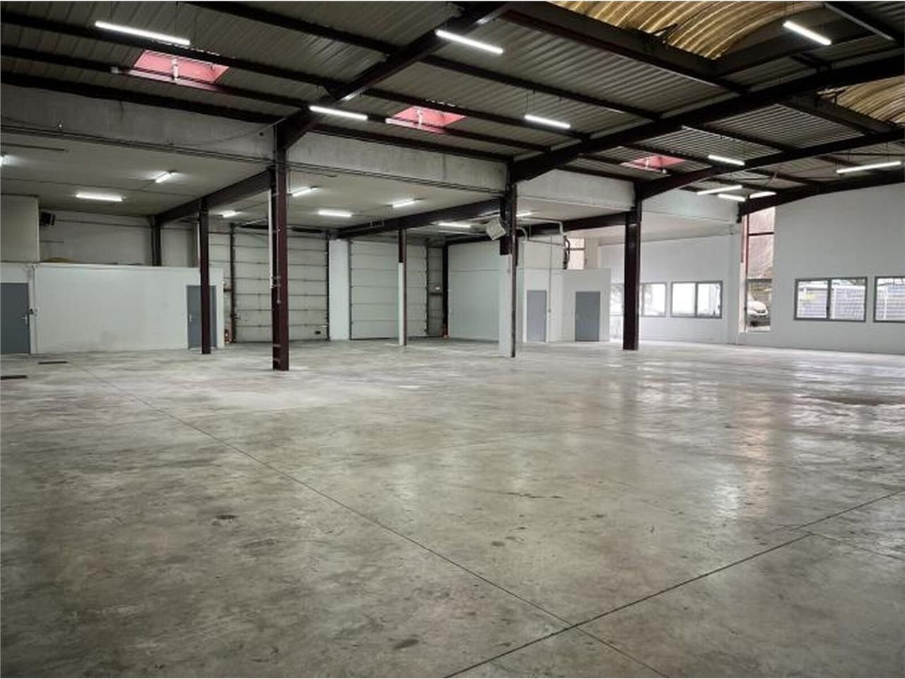 LOGISTIQUE URBAINE - CBRE vous propose à louer, u