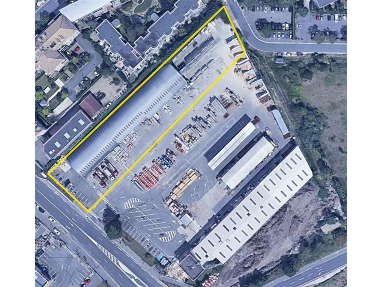 EXCLUSIVITE - CBRE vous propose à louer, un local