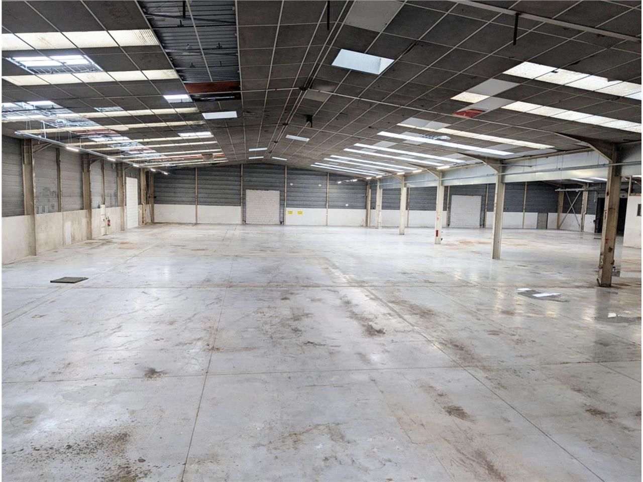 CBRE vous propose à louer, un entrepôt/local d'ac