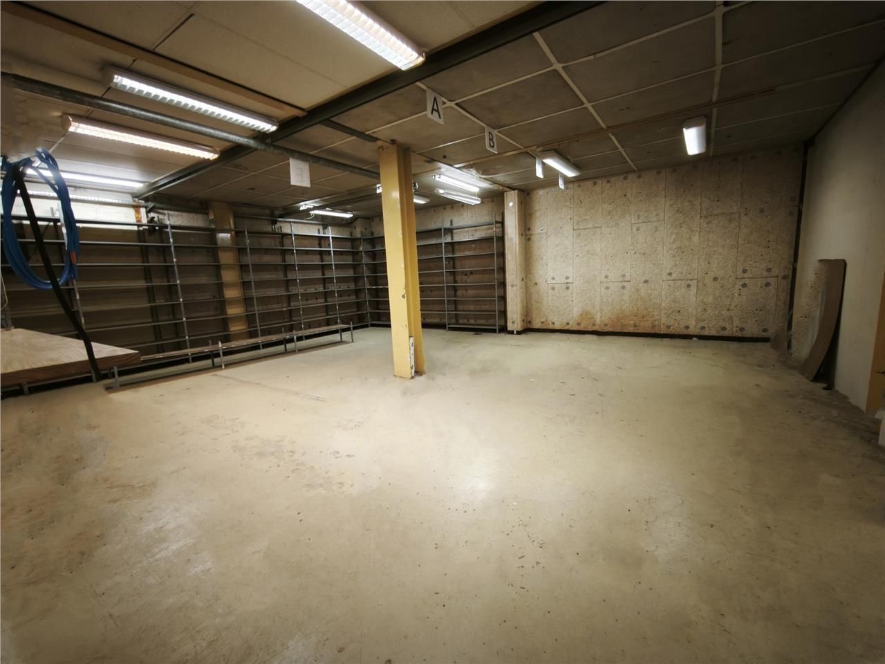 CBRE vous propose à vendre ou à louer un entrepôt