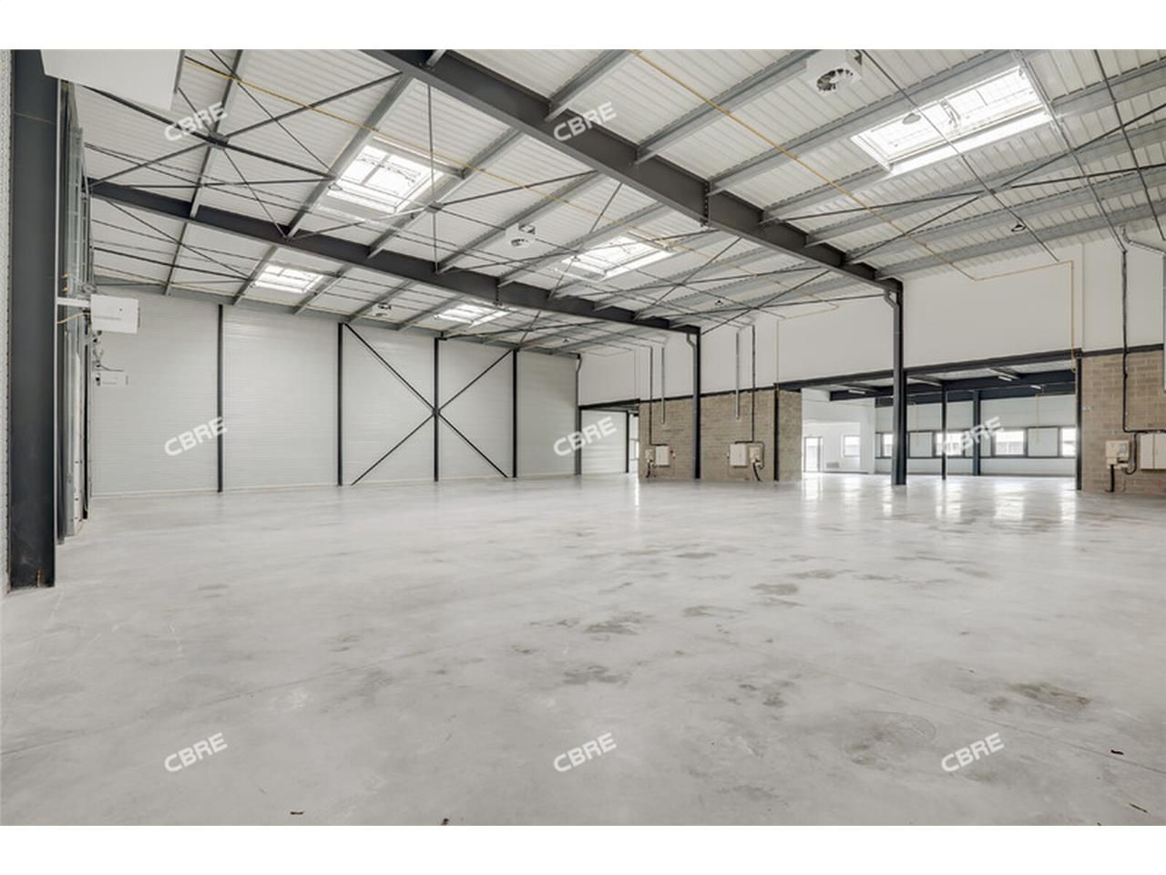 CBRE vous propose à louer un entrepôt/local d'act