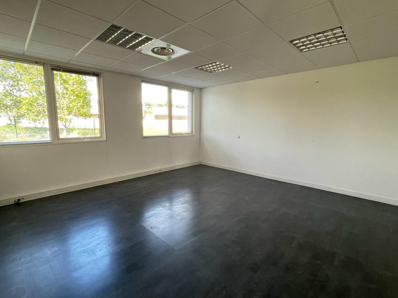 222 m² pour ce bureaux en location à Valbonne