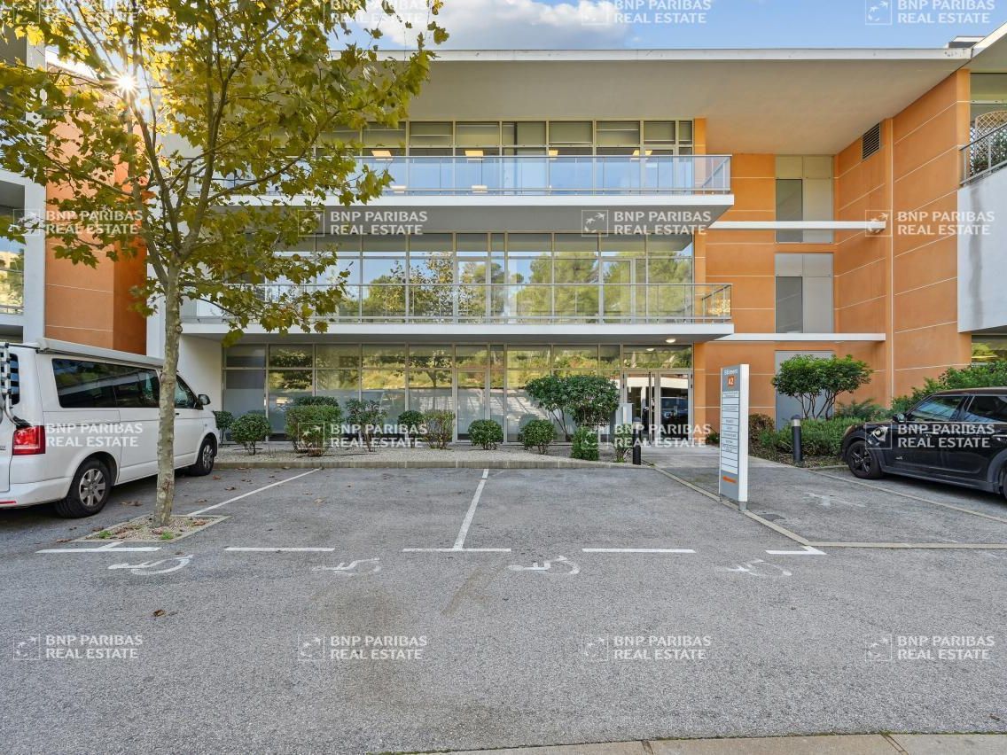 1928 m² pour ce bureaux en location à Sophia antipolis