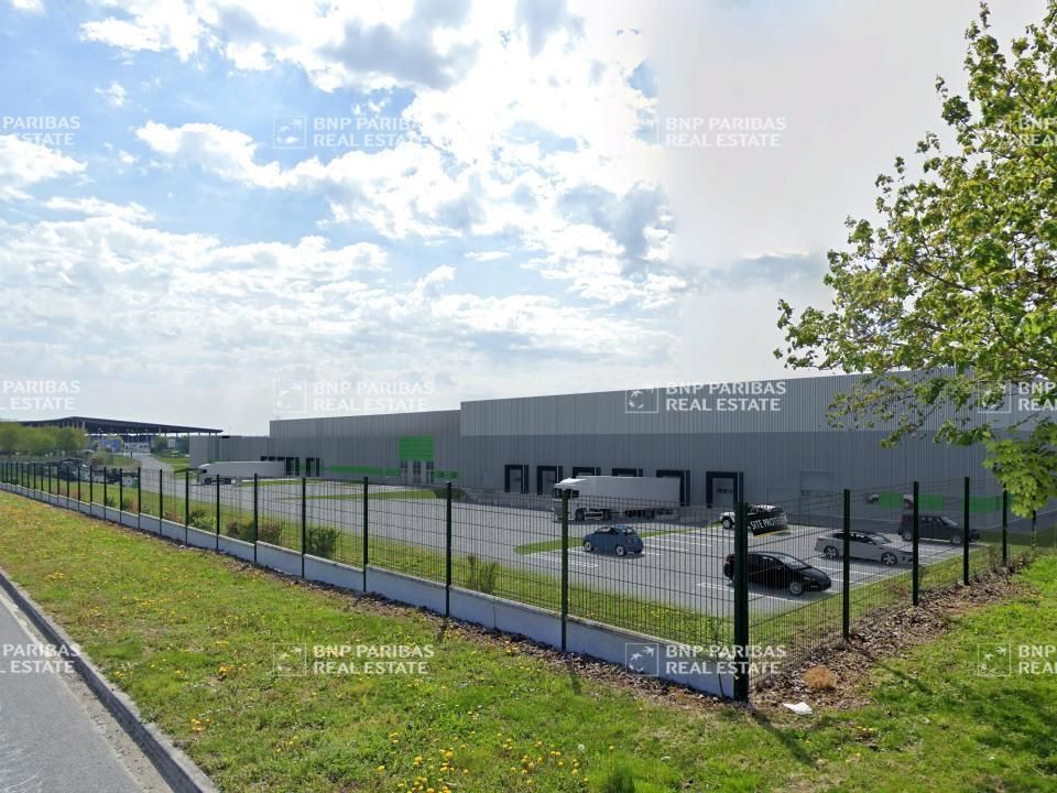 6344 m² pour cetentrepôts classe a en location à La veuve