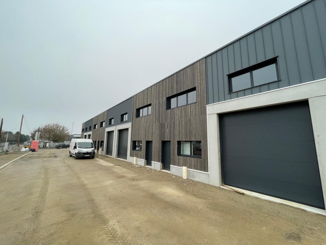 925 m² pour ce pme-pmi en location à Ennery