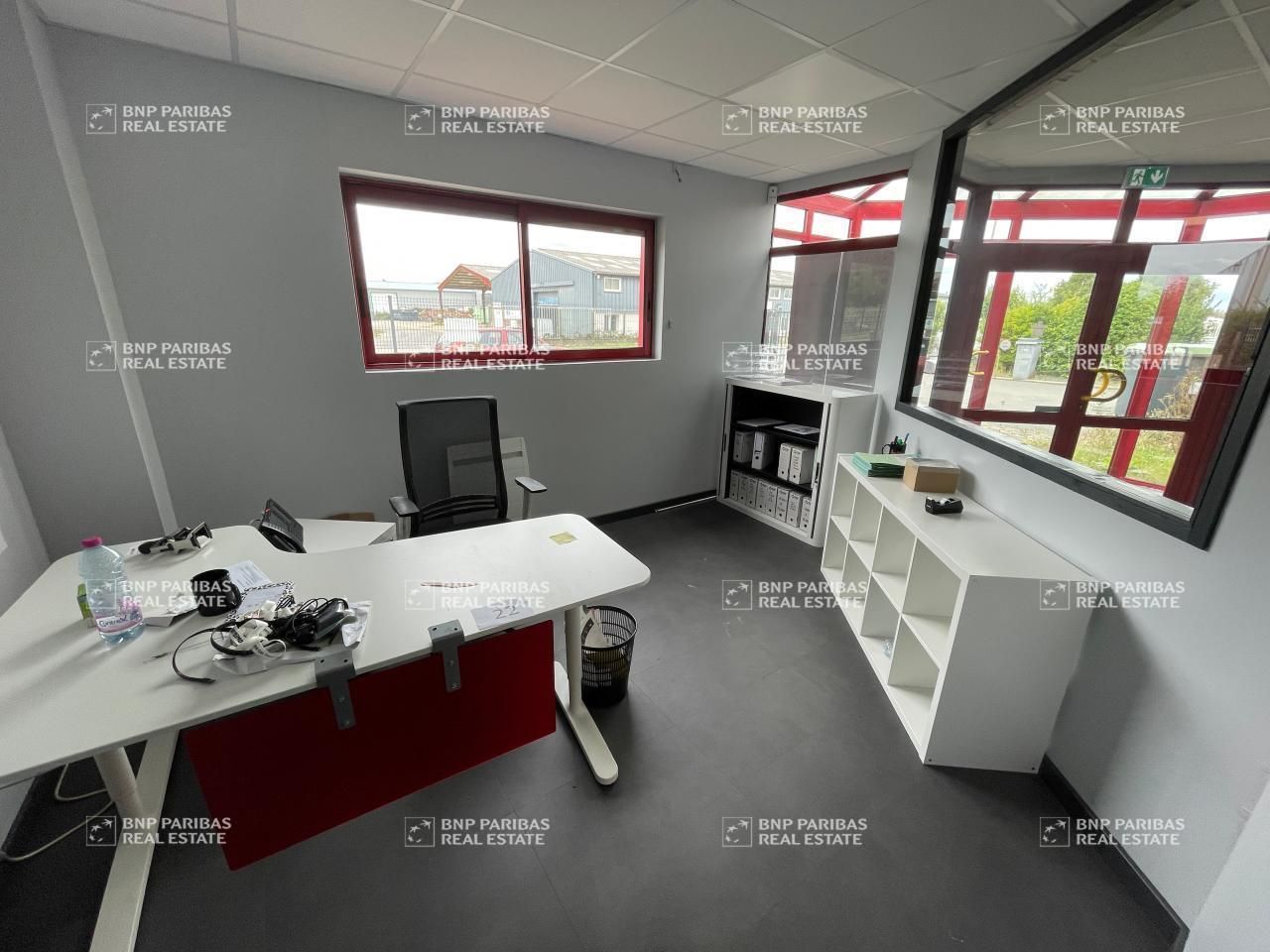 Location Activité 900 m² non divisibles 35136 Saint-jacques-de-la-lande