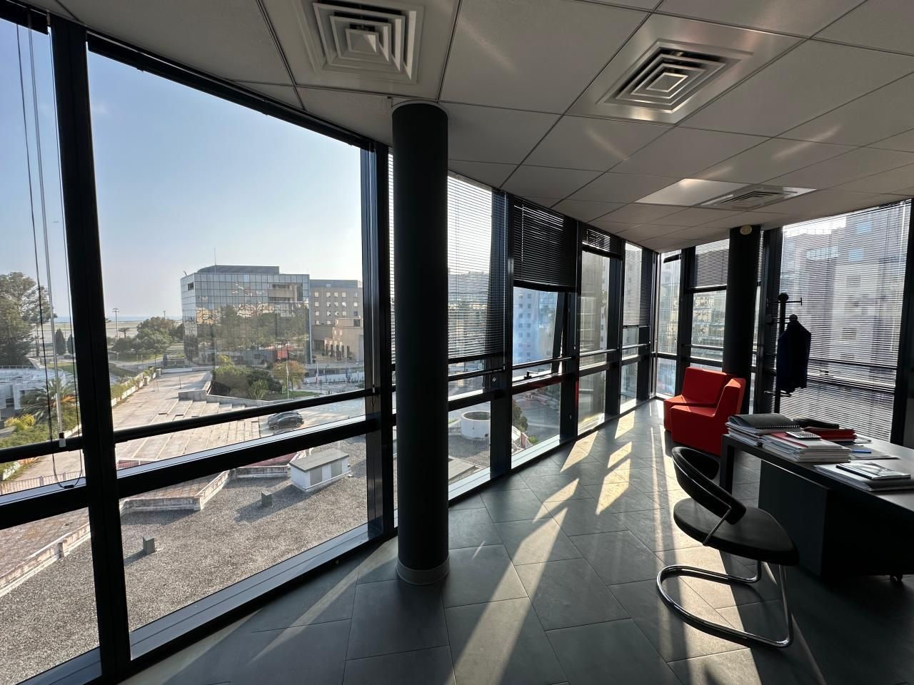 Location Bureaux 1671 m² divisibles 06200 Nice