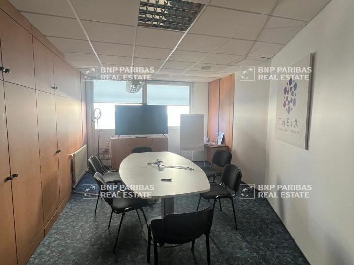 374 m² pour ce bureaux en location à Orleans