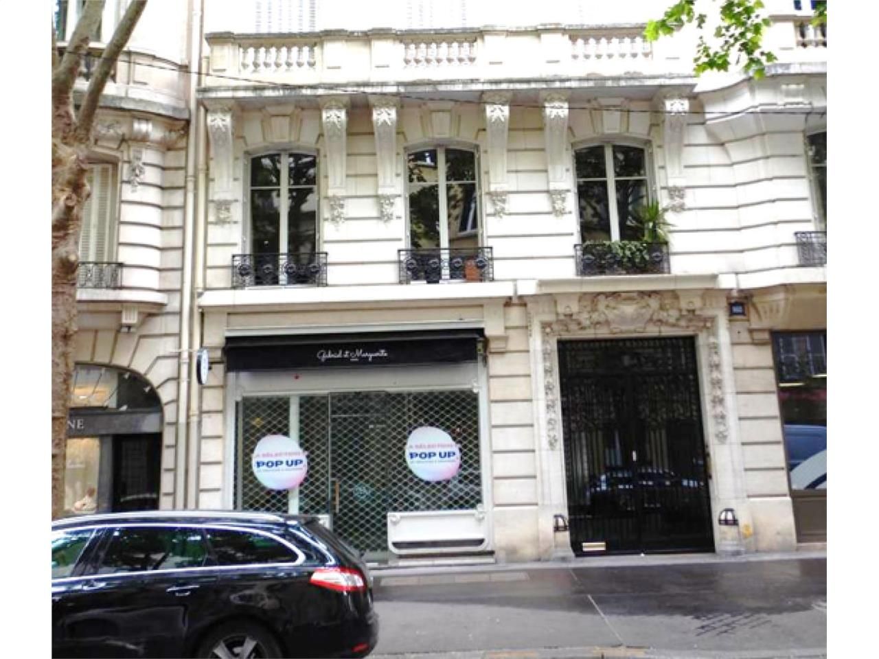 Location Local commercial 61.74 m² non divisibles 75016 Paris