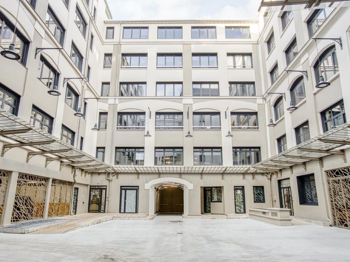 2076 m² pour ce bureaux en location à Paris