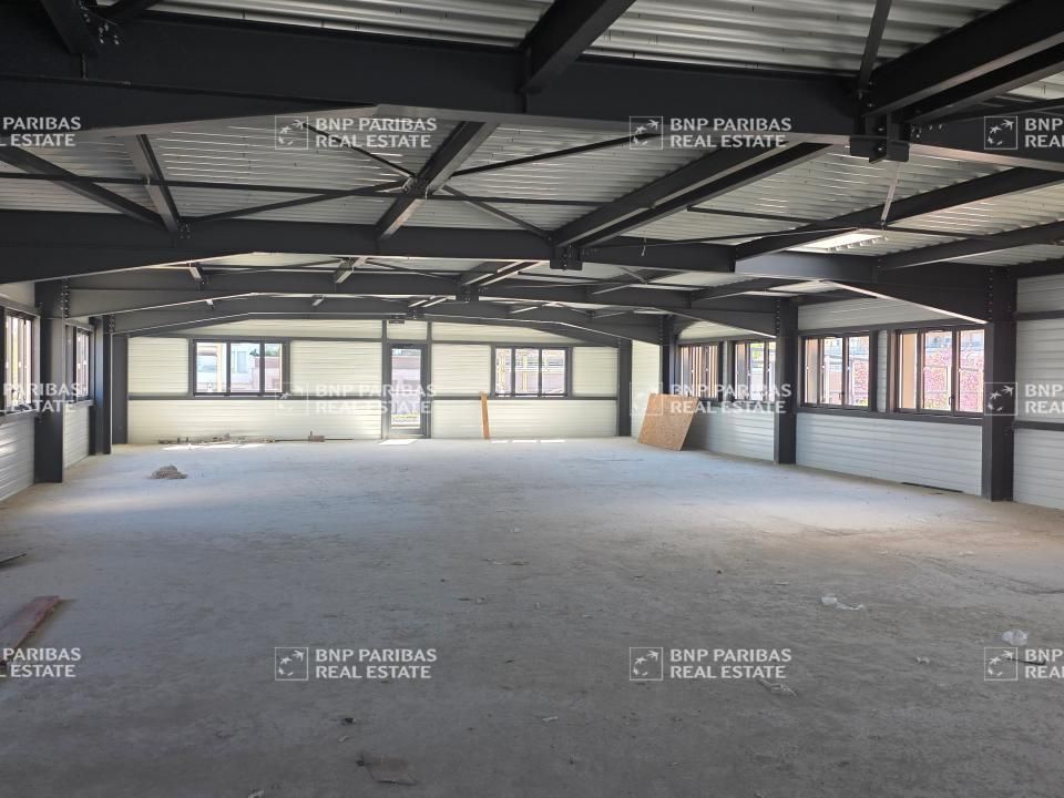 744 m² pour ce bureaux en location à Lognes