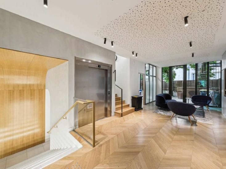 396 m² pour ce bureaux en location à Paris