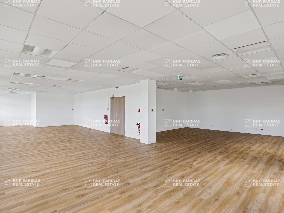 608 m² pour ce bureaux en location à Aix-en-provence