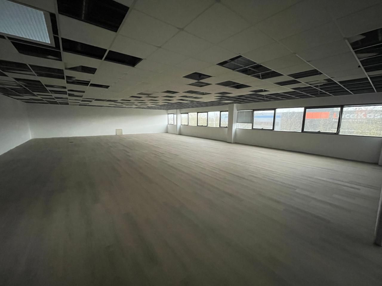235 m² pour ce bureaux en location à Taverny