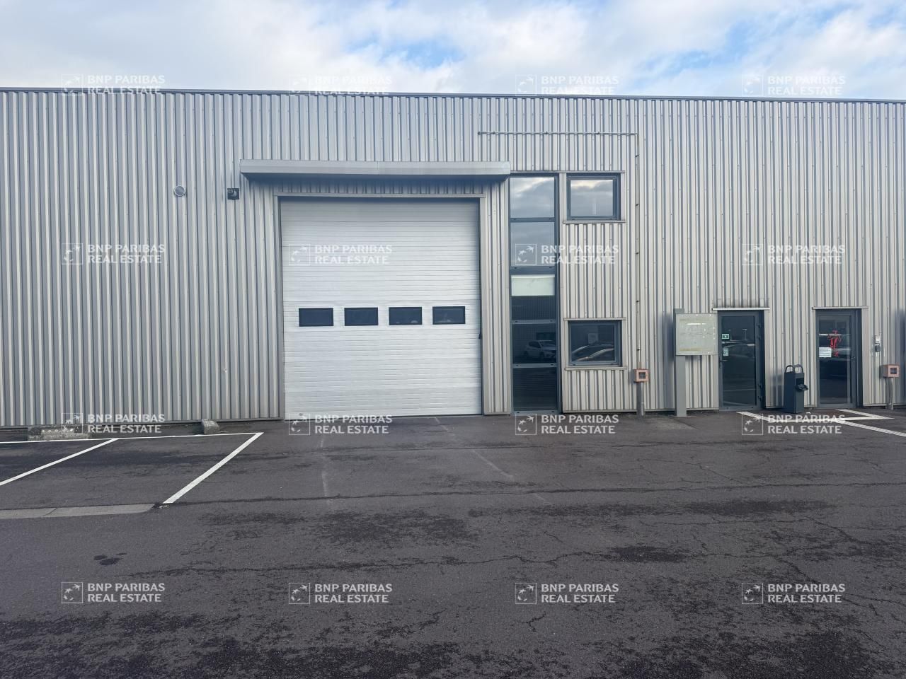 523 m² pour ce activité en location à Norroy-le-veneur