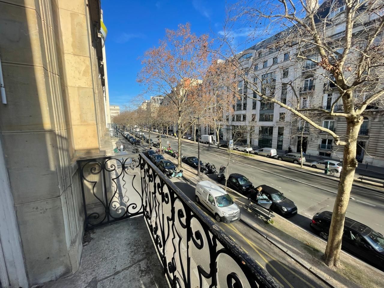 277 m² pour ce bureaux en location à Paris