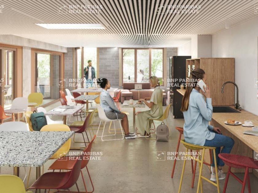 2104 m² pour ce bureaux en location à Paris