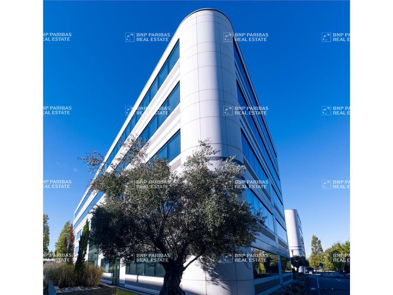 Location Bureaux 8665.34 m² non divisibles 31700 Blagnac