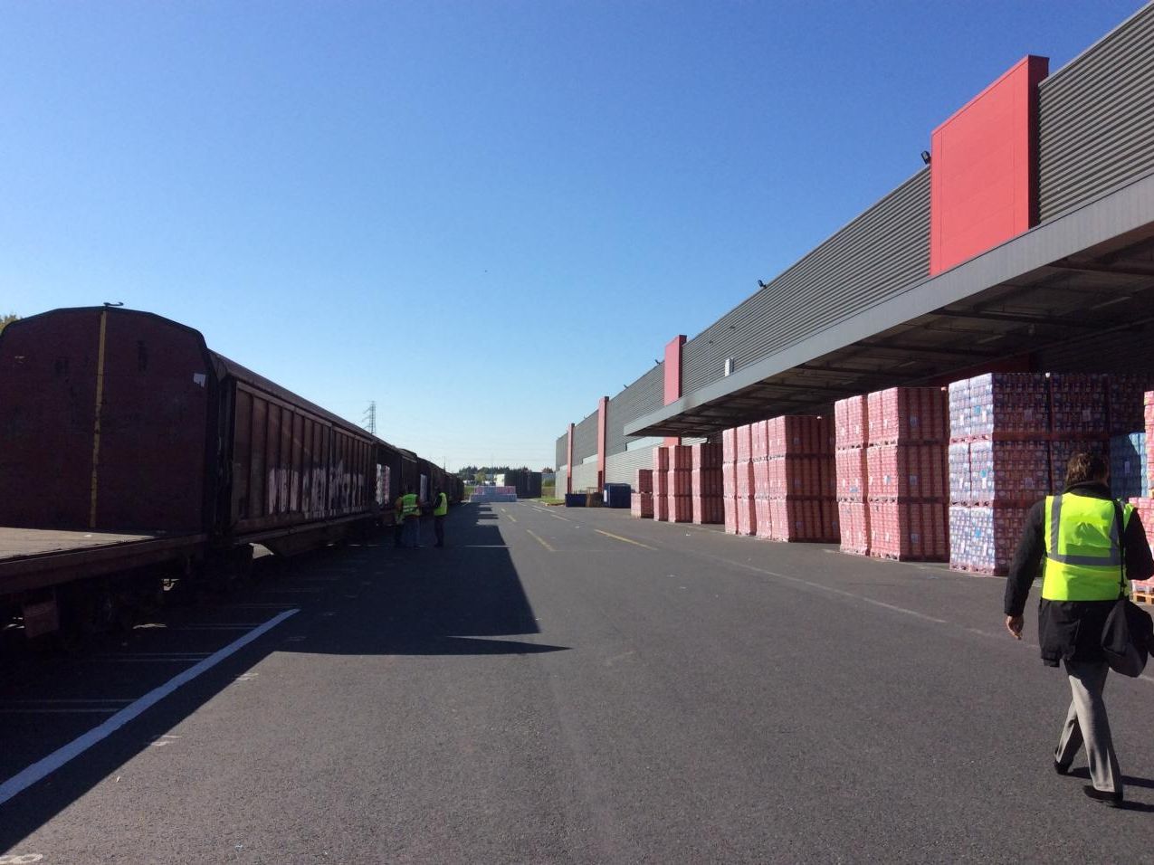 16014 m² pour cetentrepôts classe a en location à Saint-barthélemy-d'anjou