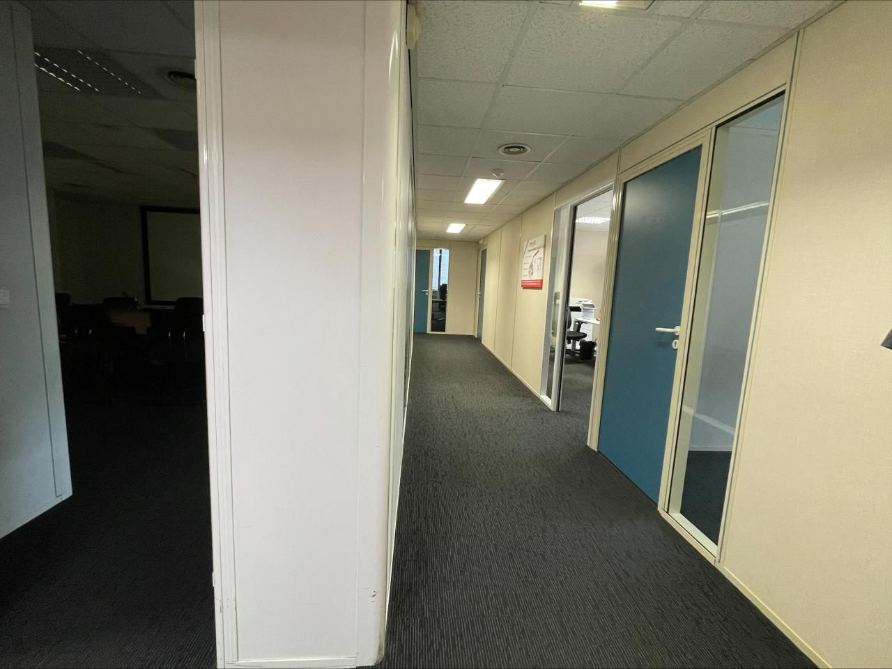 1887 m² pour ce bureaux en location à Cergy