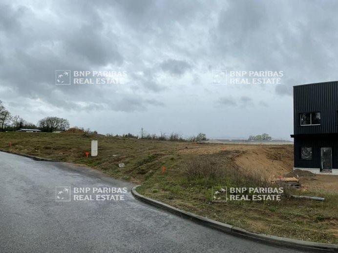 864 m² pour ce activité en vente à Montmerle-sur-saône