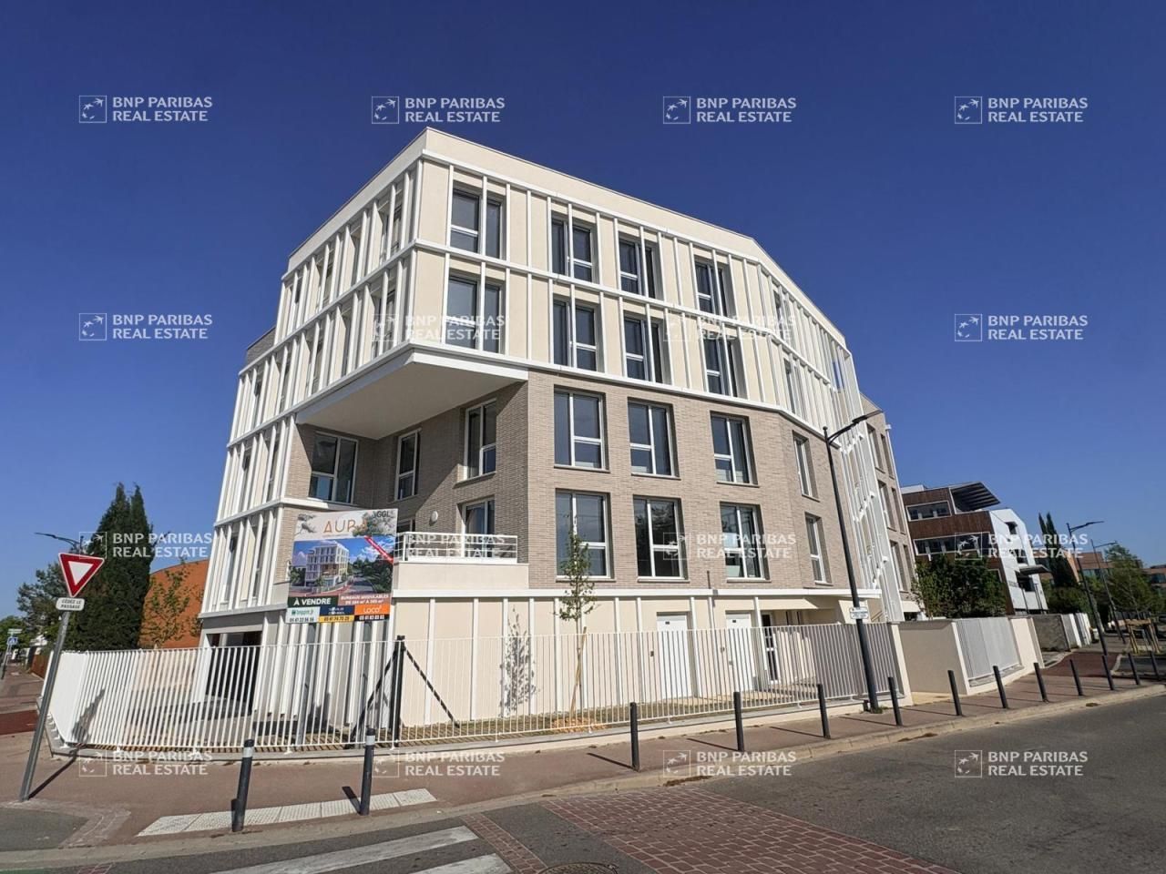 Vente Bureaux 930.13 m² divisibles 31200 Toulouse