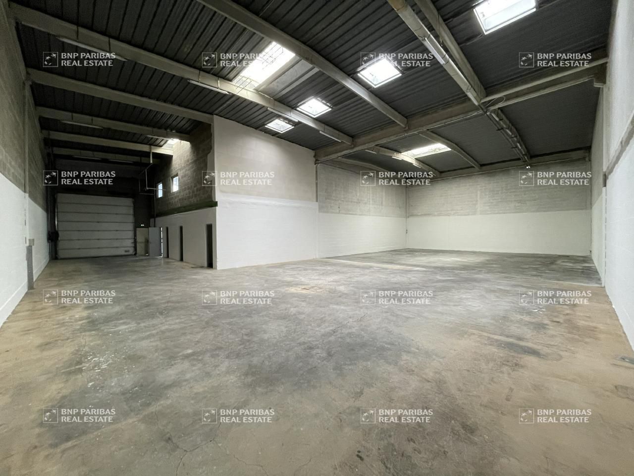 Location PME-PMI 582 m² non divisibles 94460 Valenton
