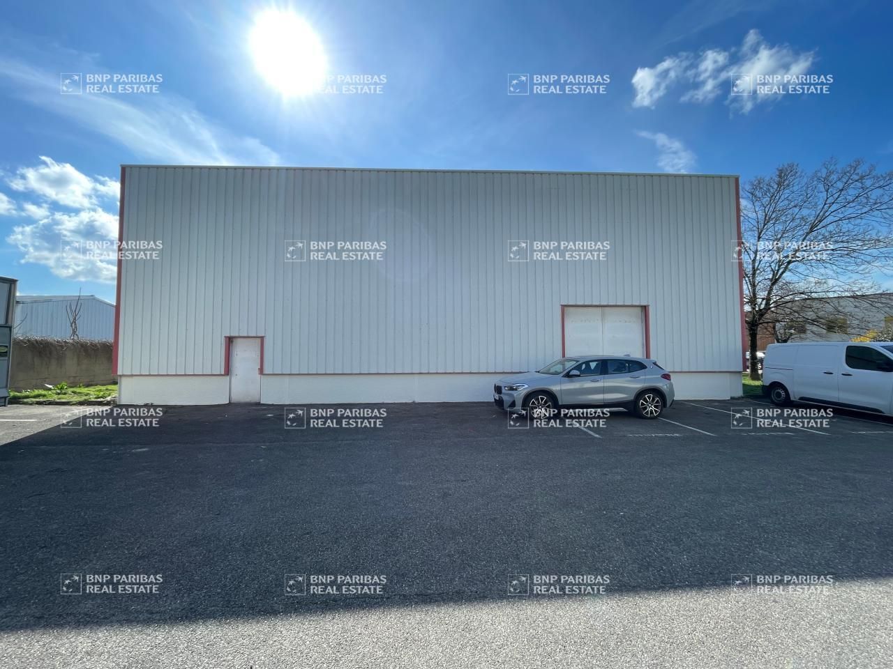 1475 m² pour ce activité en location à Vénissieux