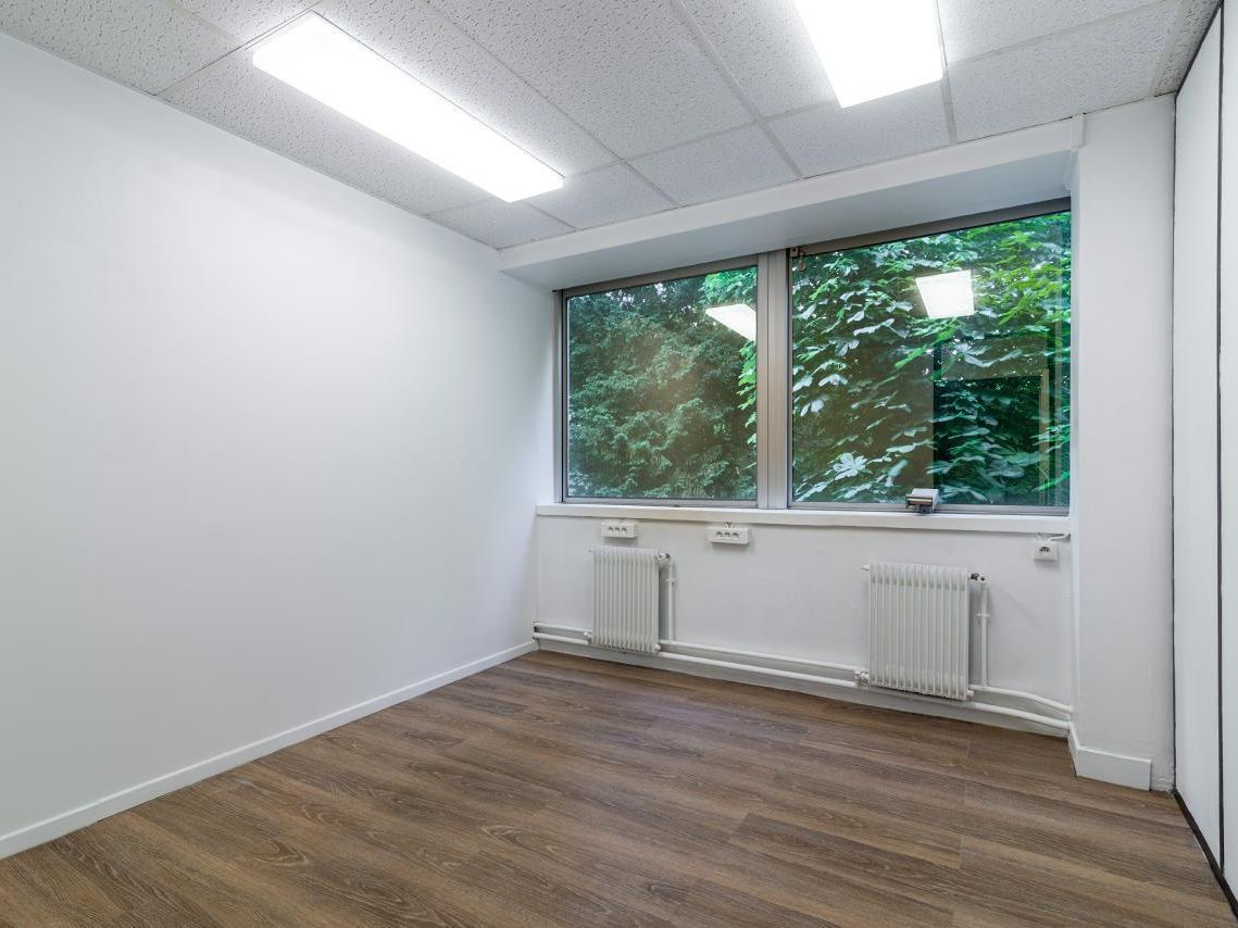 919 m² pour ce bureaux en location à Le chesnay-rocquencourt
