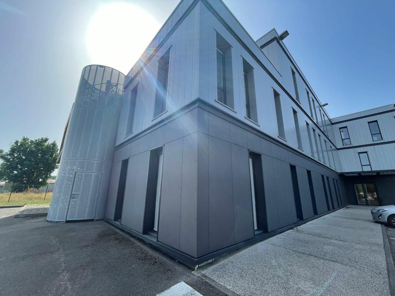 Location Bureaux 506 m² non divisibles 69330 Pusignan