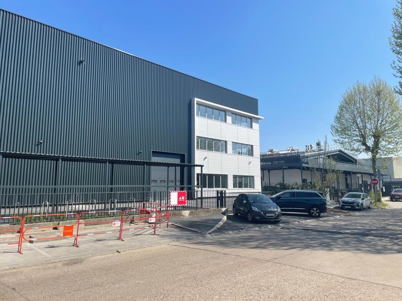 Location PME-PMI 949 m² non divisibles 92390 Villeneuve-la-garenne