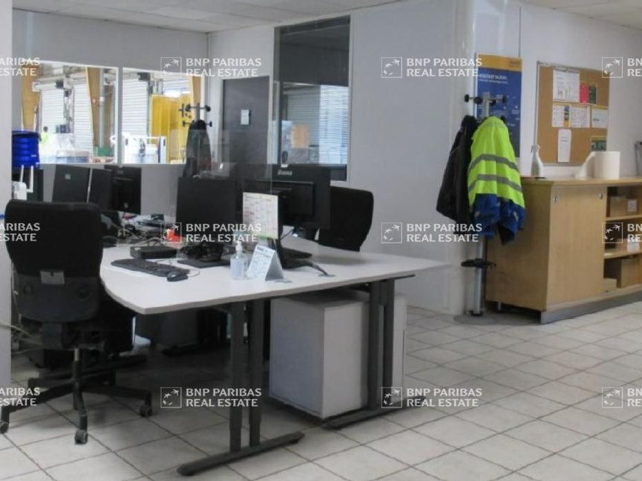 Vente Entrepôts classe C 3071 m² non divisibles 84000 Avignon