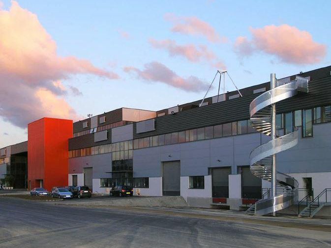 Location PME-PMI 693 m² non divisibles 93200 Saint-denis