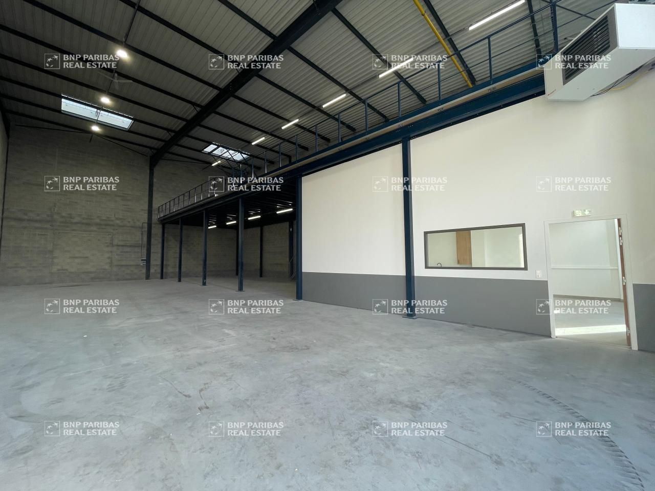 2137.16 m² pour ce pme-pmi en location à Serris