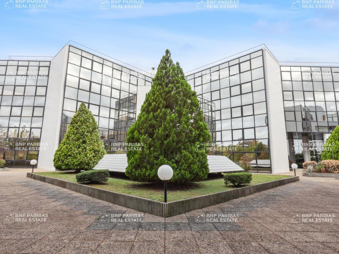 Location Bureaux 2396 m² divisibles 31700 Blagnac