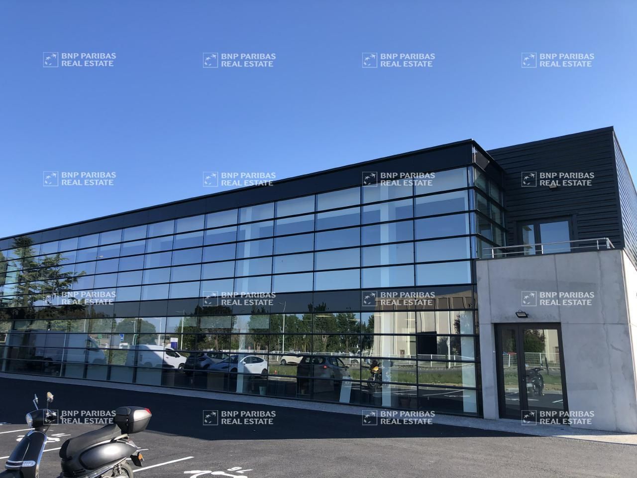 350 m² pour ce activité en location à Labège