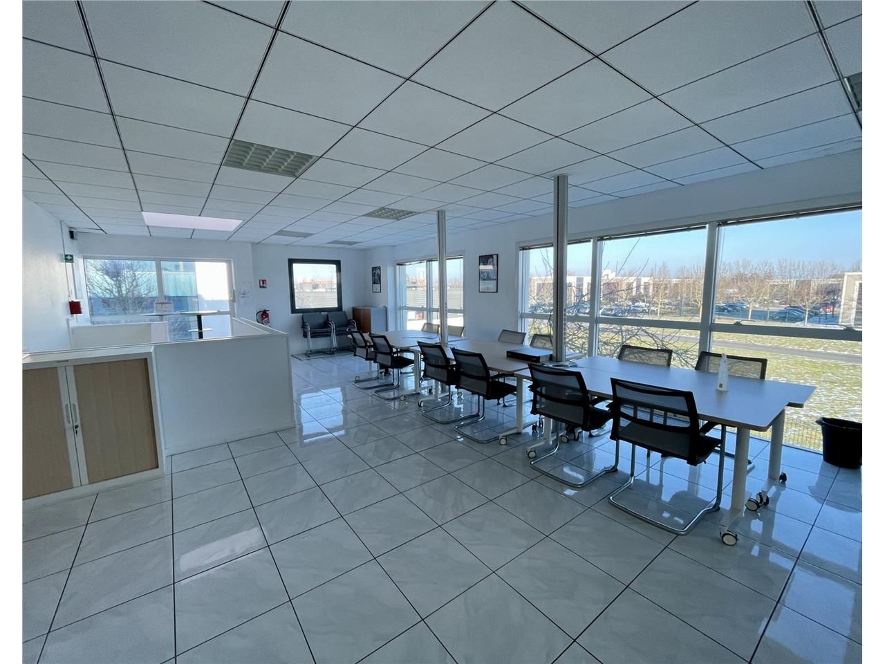 Plateaux de bureaux très lumineux offrant une exc