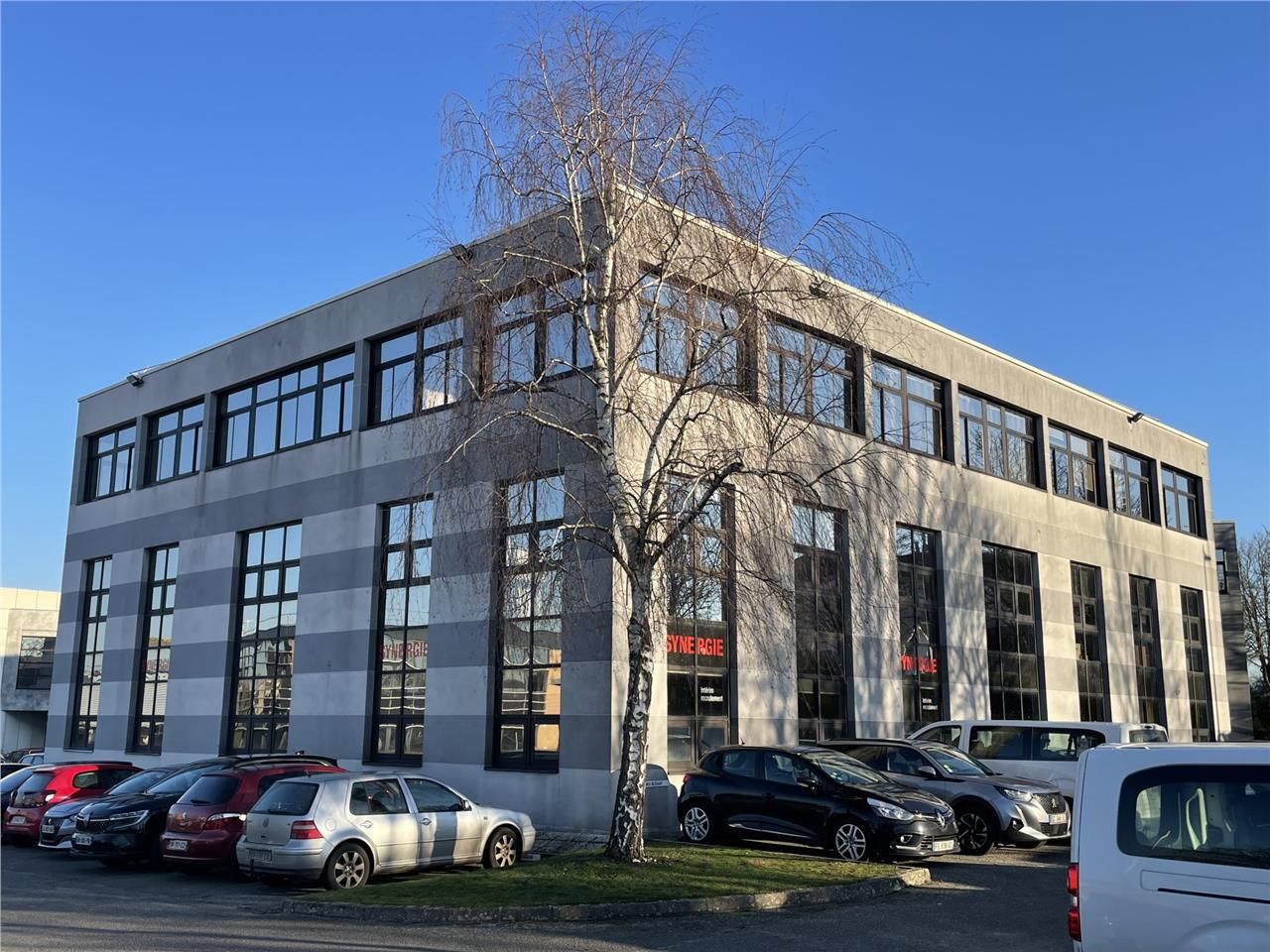 Plateau de bureaux situé sur un axe stratégique d