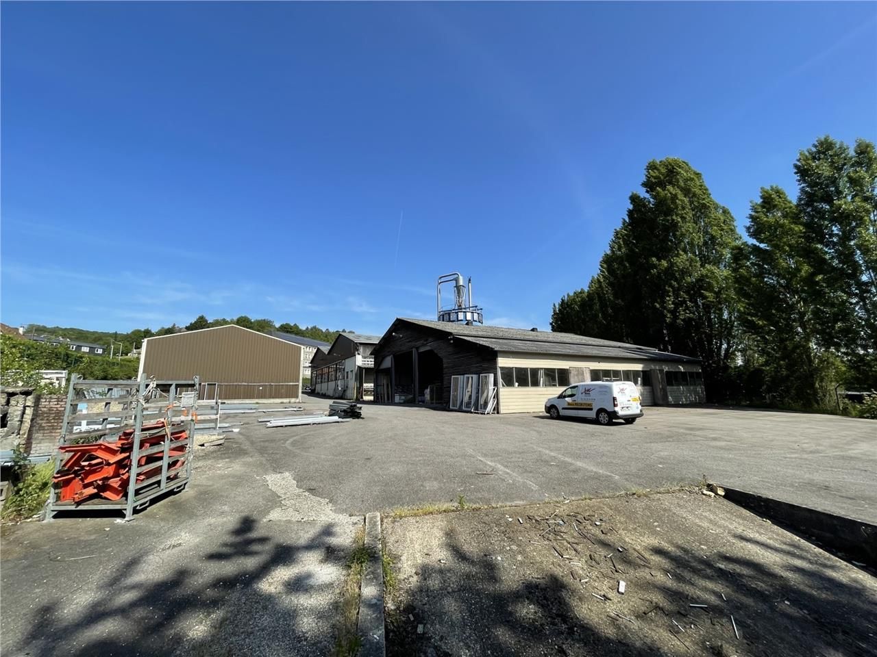 A LOUER  - IDEAL ARTISAN d'environ 555 m² divisib