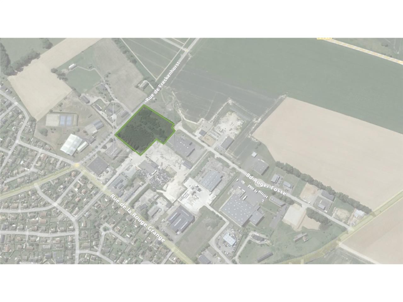 A VENDRE - TERRAIN d'environ 12.000 m2