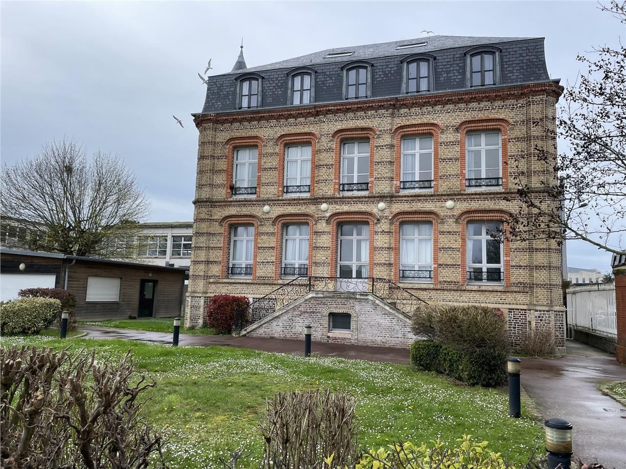 Immeuble de caractère indépendant en plein coeur 