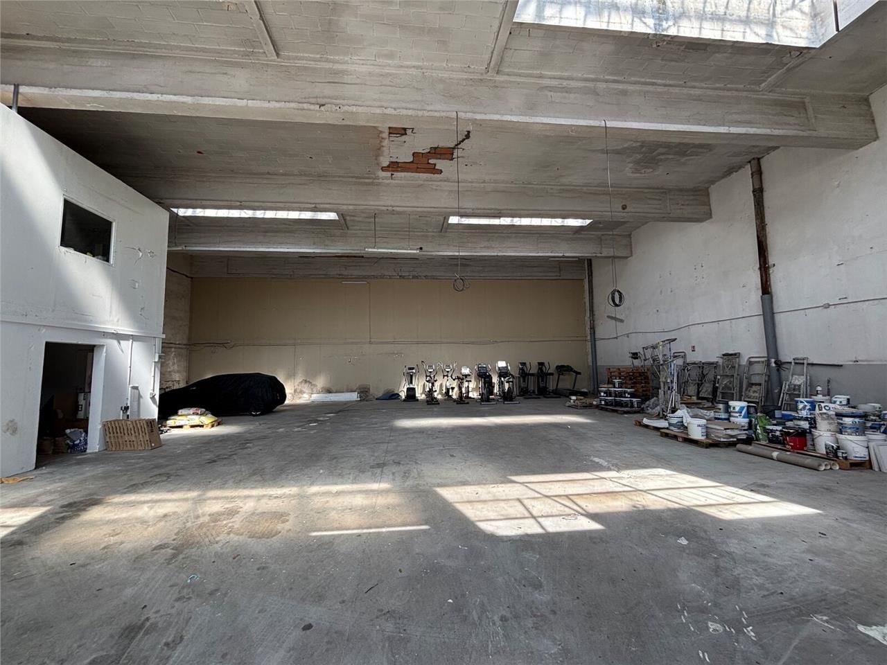 À louer : local d'activité d'environ 425 m², idéa